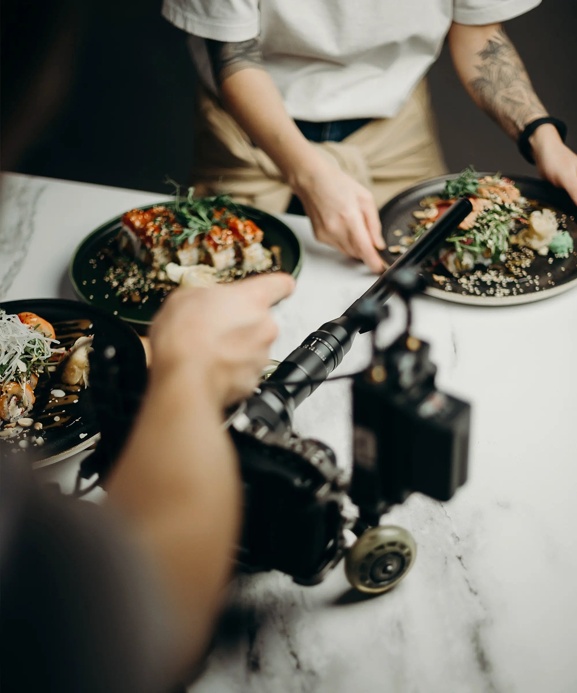 Photographe culinaire au travail